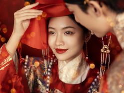 点击看大图 -挪娅婚纱摄影皇家会所