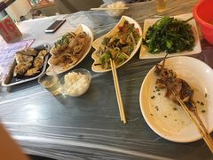 -覃记海鲜美食餐厅