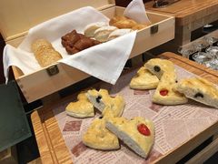 独特的烤制面包-昆明佳华广场酒店·西餐厅