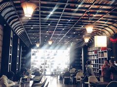 -钟书阁(松江泰晤士小镇店)