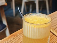 鲜榨橙汁-Common Table · Brunch & Coffee