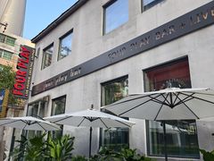 -FOUR PLAY BAR