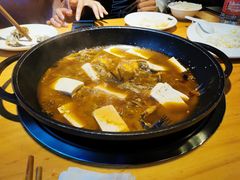 黄辣丁鲜鱼锅-小小河边鱼(天润城店)