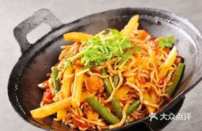 Stir-Fried Pork with Noodles
