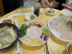 -官塘陈记鱼生·潮汕砂锅粥·牛肉火锅(潮枫路总店)