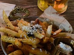 -SISTERS BAR RESTAURANT川意酒馆(嘉善老市H楼店)