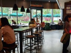 大堂-星巴克(东莞莞城万科中心店)