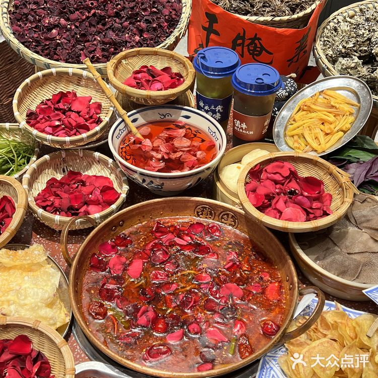 独属云南人的鲜花锅底在北京也吃到啦！  