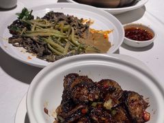 -八府香鸭·啫啫煲(华山路店)