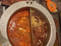 -牛YO寿喜烧·铁板烧和牛火锅自助(市府恒隆店)