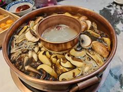-慢丽江·云南野生菌土鸡锅(西山店)