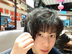 -瑞虹新天地月亮湾