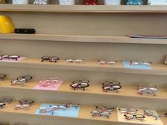-三目眼镜·蔡司视觉合作店(青浦宝龙店)