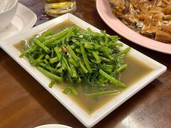-J Daeng Seafood