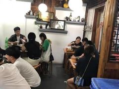 大堂-临街徽菜馆·正宗黄山味