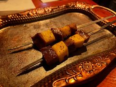 香烤牛舌-阿里家·新疆烤肉酒場 by MIG