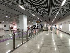 -龙溪路(地铁站)