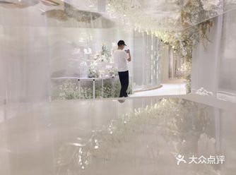 这家公司我第一次去的时候装修就挺吸引我的，蓝色的感觉