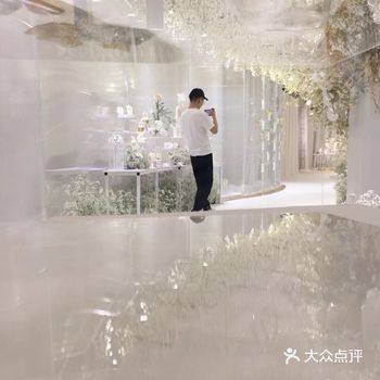 这家公司我第一次去的时候装修就挺吸引我的，蓝色的感觉