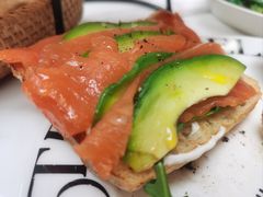 三文鱼牛油果-IL TEATRO 精品意大利餐厅