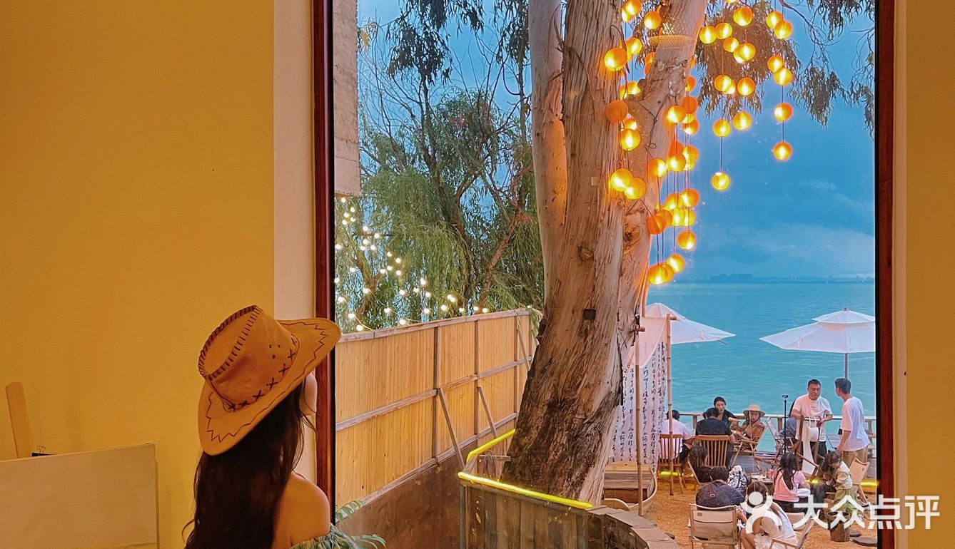 穿过上帝为你打开的窗和门，来看树与海