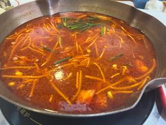 -毛辣果·贵州红酸汤牛肉火锅(西单店)