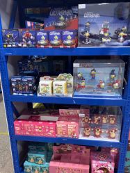 -逝水玩具折扣店