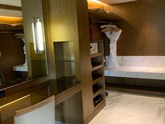 -上海滴水湖皇冠假日酒店