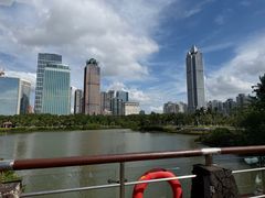 -万绿园