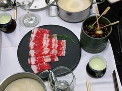 -红鼎豆捞·非遗鲍皇汤火锅(宝丰路店)