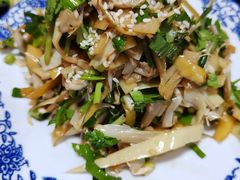 凉拌芭蕉花-蜗牛小馆醉乡民谣云南菜(惠新西里店)