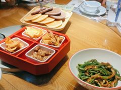 -黄泥岗·地道湖北菜(奥特莱斯店)