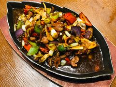 -老滇山寨•云南特色菜•地方菜•民族风情歌舞表演(金碧店)