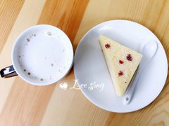 红茶拿铁-有猫主题·治愈系猫咖(曾厝垵店)