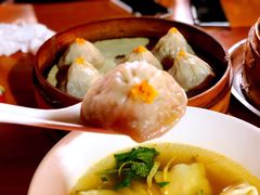 蟹粉小笼包-忆秦园小笼包(惠山古镇总店)