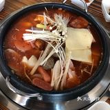 因为店面小小的，下午快2点去人也蛮少的一位很一般