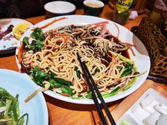 -老滇山寨•云南特色菜•地方菜•民族风情歌舞表演(金碧店)