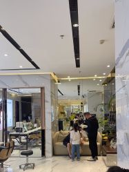 -罗亚帝造型·烫发染发