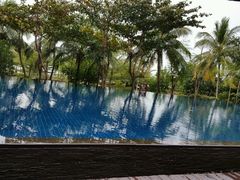 -三亚湾海居铂尔曼度假酒店