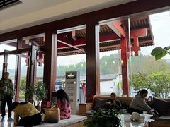 -腾冲洞山温泉村