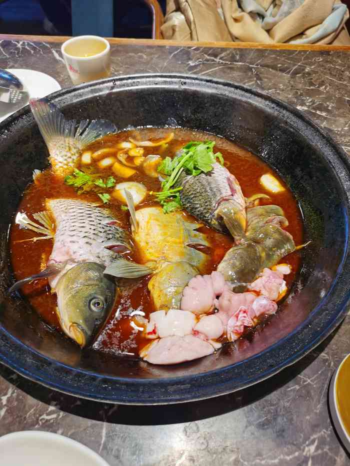 肥鱼屯活鱼锅(云峰北街店)-"味道没得说 每次去都很好吃,还很便宜.最.