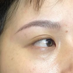 -一个差评成就的纹眉店