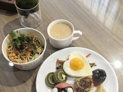 -武汉光谷广场杨家湾地铁站怡程酒店