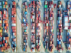 -上海滴水湖皇冠假日酒店