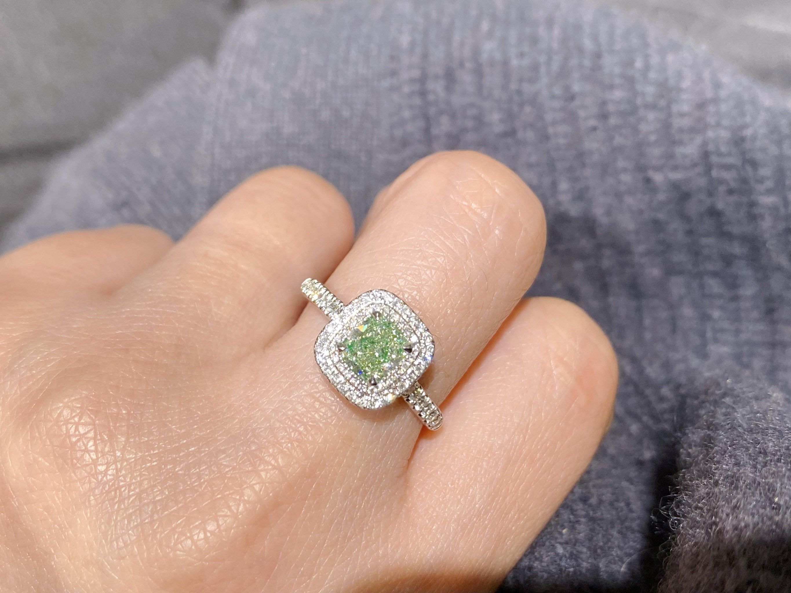 绿钻戒指 每天戴它都很美