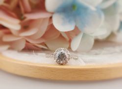 -威德钻石-克拉钻大本营(南京东路店)