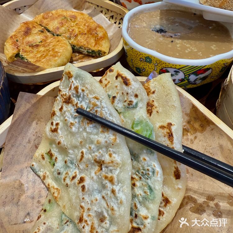 宁波城隍庙！超多小吃！！好吃s了！快去吃！！