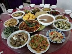 虹鳟鱼，豆腐锅，炸河虾-北京龙庆四季香农家饭庄·灶台鱼·碳烤虹鳟鱼(龙庆峡店)