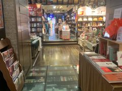 -钟书阁(松江泰晤士小镇店)