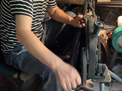 -静安寺修鞋修包修拉链